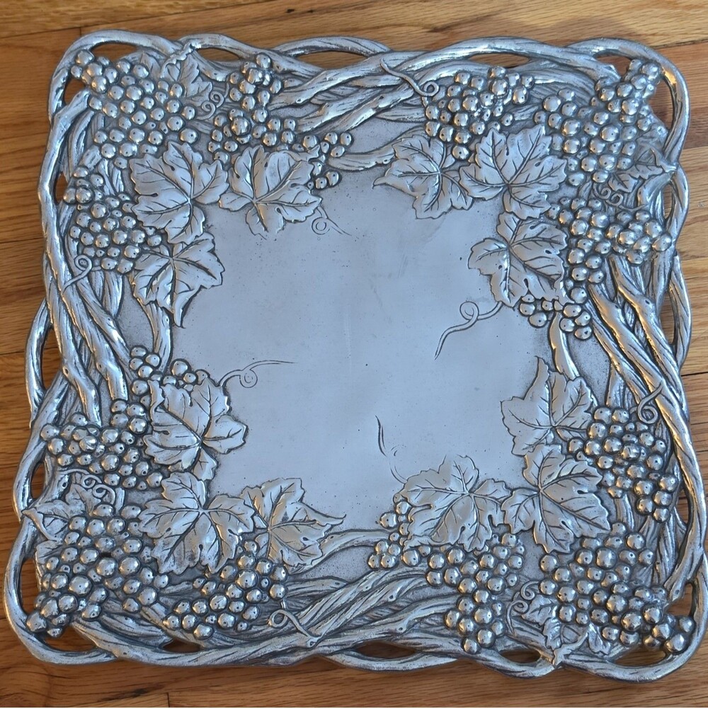 ARTHUR COURT Grapes & Leaves Tray Pewter